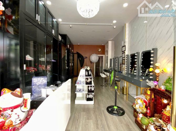 Giá 15 triệu/ tháng. Cho thuê nhà 3 lầu mặt tiền CMT8, gần nhà thiếu Nhi Đồng Nai. - 1
