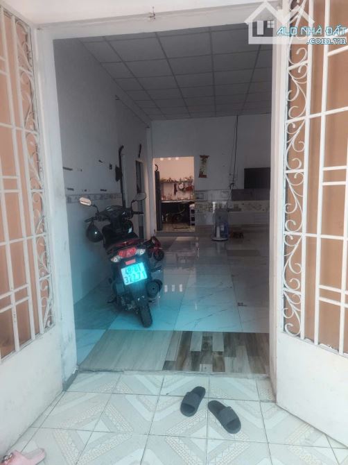 Nhà HXH đường Nguyễn Tri Phường P Dĩ An 69m2 giá rẻ đầu tư chỉ 2.87 tỷ - 2
