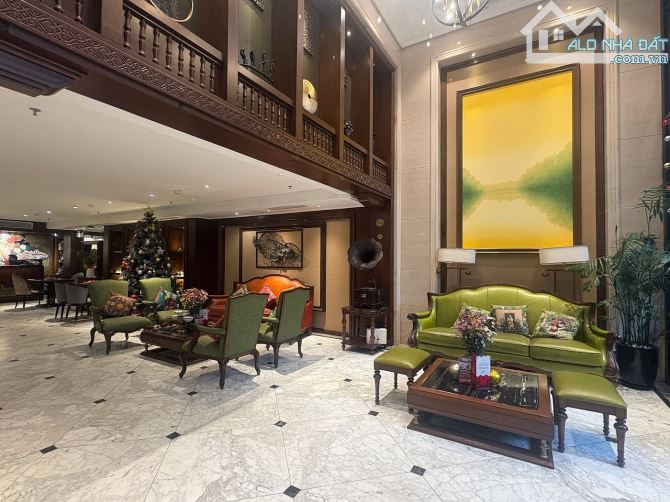 Bán khách sạn mặt phố Hàng Điếu, 180m2, 11 tầng, 175 tỷ, Doanh thu 2,6 tỷ/tháng