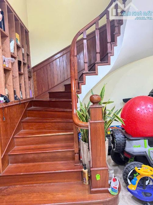 BÁN GẤP NHÀ ĐẸP LIỀN KỀ KĐT VĂN KHÊ- PHÂN LÔ- VỈA HÈ🚗Ô TÔ TRÁNH, ĐỖ 24/24🏠83m²x 5 tầng - 1