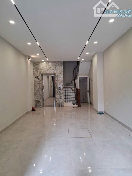 Bán nhà Hồng Tiến -Bồ Đề 6 tầng thang máy ô tô vào nhà - 1