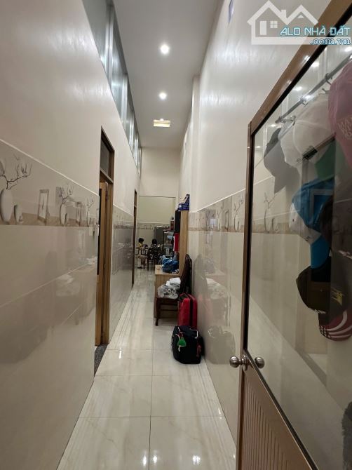 Bán nhà trệt 240 m2 hai mặt tiền truớc sau đuờng Trần Ngọc Giải,phuờng 6 tp Mỹ Tho - 1