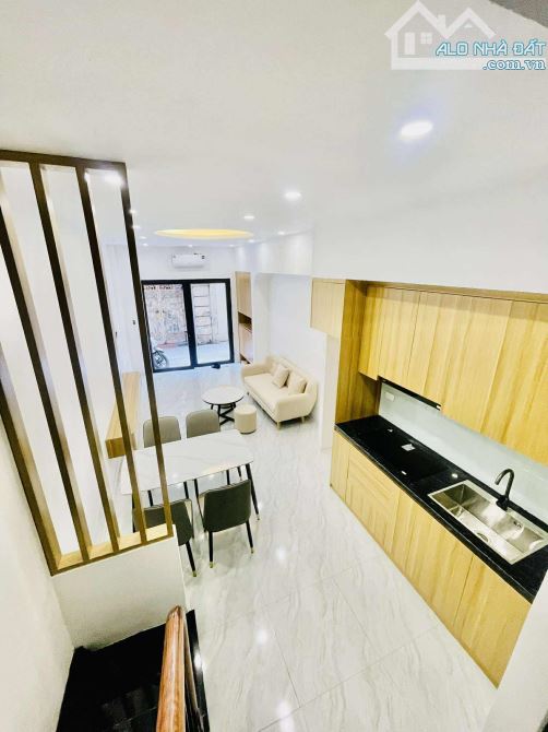 💥Bán Nhà Đường Láng, Lô Góc, Ngõ 2.5m, Gần Royal City, DT 30m2, 4 Tầng, Giá 8.x Tỷ - 1