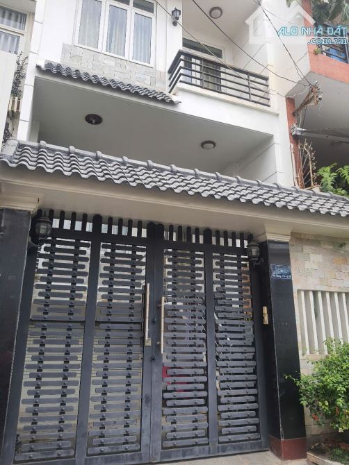 Siêu phẩm 5 tầng khu sân bay Hậu Giang - Trường Sơn - có hầm rộng - chủ xây tâm huyết - 1