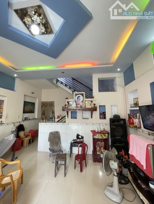 Bán nhà 2 tầng diện tích 4,3 x 15m, đường Thới An 13, Quận 12, giá 3,37 tỷ - 1
