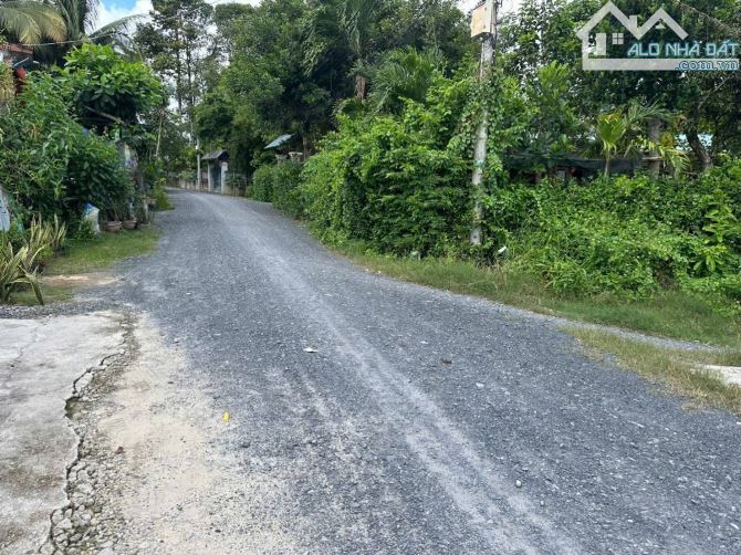 Nhà bán mặt tiền đường Cách Tỉnh Lộ 8 300m gần Trường Học Phước Vĩnh An 6x20 xây dựng full - 1