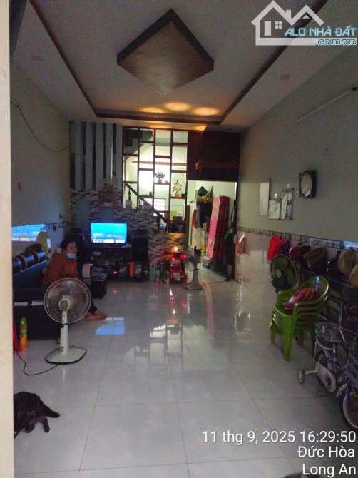 chính chủ gửi bán căn nhà 1 trệt 1 lầu mật tiền đường lớn - 1