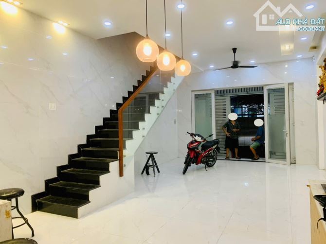 BÁN NHÀ HẺM XE HƠI BÀNH VĂN TRÂN 4 TẦNG 5,3X12 NGAY CMT8-CV LÊ THỊ RIÊNG CHỈ 10,4 TỶ - 1