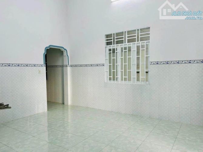 Bán nhà mặt tiền Bà Điểm Hóc Môn 6x20 ( 119m2 ) 820 TRIỆU Sổ hồng riêng đầy đủ - 1