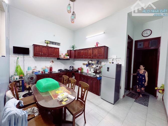 Bán nhà 3 tầng đường oto 6m Duy Tân thông Nguyễn Hữu Thọ. Dt 115m2 ngang 5m nhà ở tốt - 1
