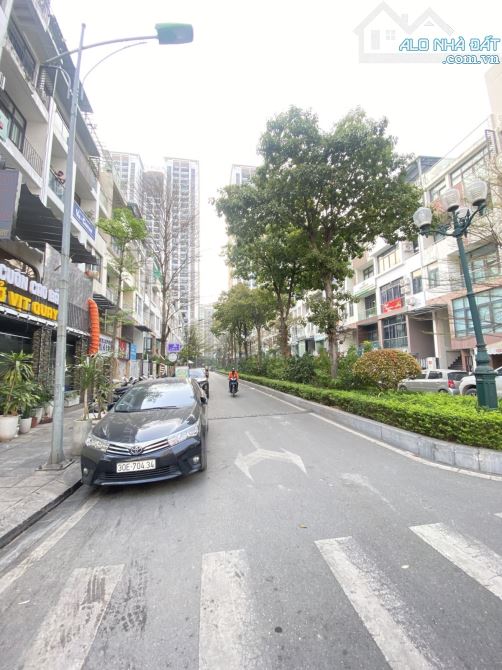 Bán Biệt Thự Hàm Nghi 113M-6 tầng -lô góc-Kinh doanh - 1