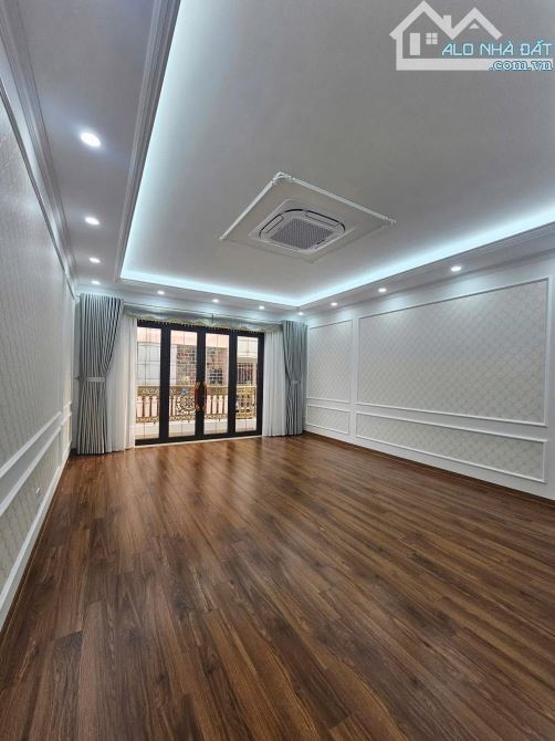 Phân lô ô tô vào nhà gần Phùng Chí Kiên. 60m2, 6 tầng, mặt tiền 5.5m, thang máy. Giá 26.8 - 1