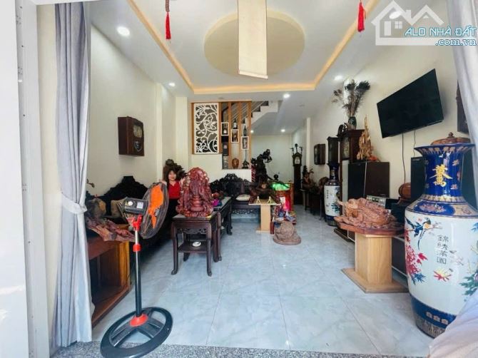 Cần bán gấp nhà đẹp vào ở ngay chỉ 5,45Tỷ - 1