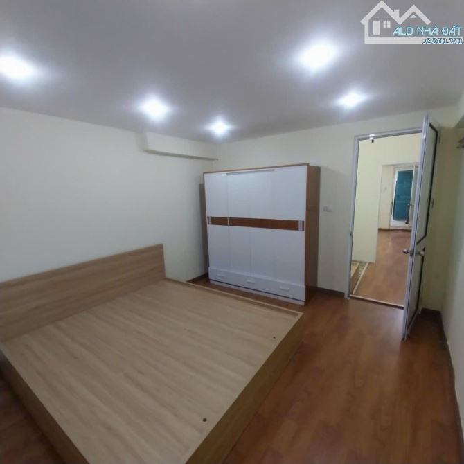 Tập thể Nguyên bản Nguyễn Chí Thanh - 75m - 3 ngủ - nhỉnh 3 tỷ - 1
