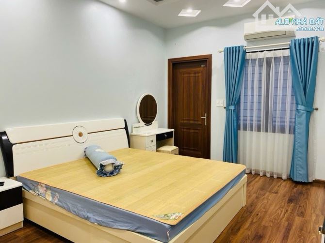 BÁN NHÀ HOA LÂM VIỆT HƯNG 68M2X4T GARA Ô TÔ 7 CHỖ NGÕ Ô TÔ TRÁNH GIÁ CỰC TỐT - 1