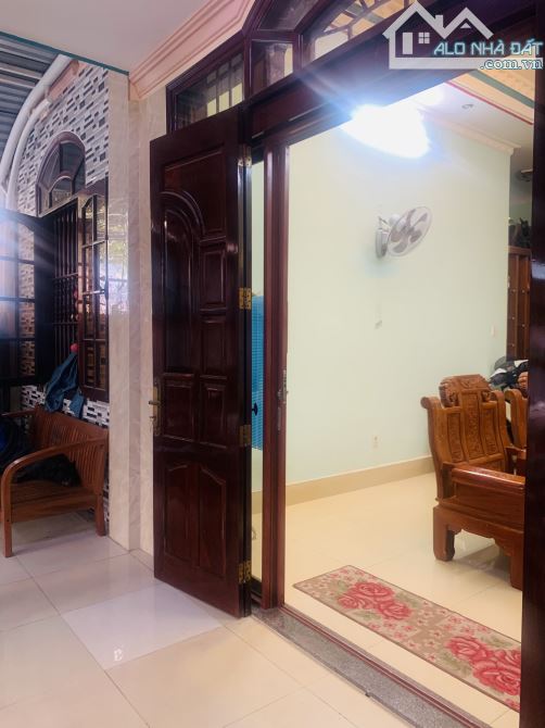 🏡 Cần bán Nhà mặt tiền (1T1L, 4PN, 3WC, sân đậu 5 ô tô) – Nguyễn Kim, P.4 – 180m² – 23 tỷ - 1