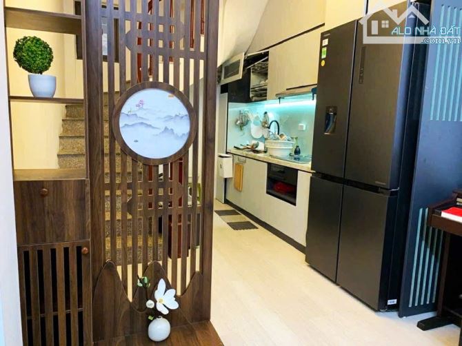 Bán nhà, còn mới, full đồ, Đội Cấn, Ba Đình, dt: 35 m2, giá 8 tỷ 900 tr - 1