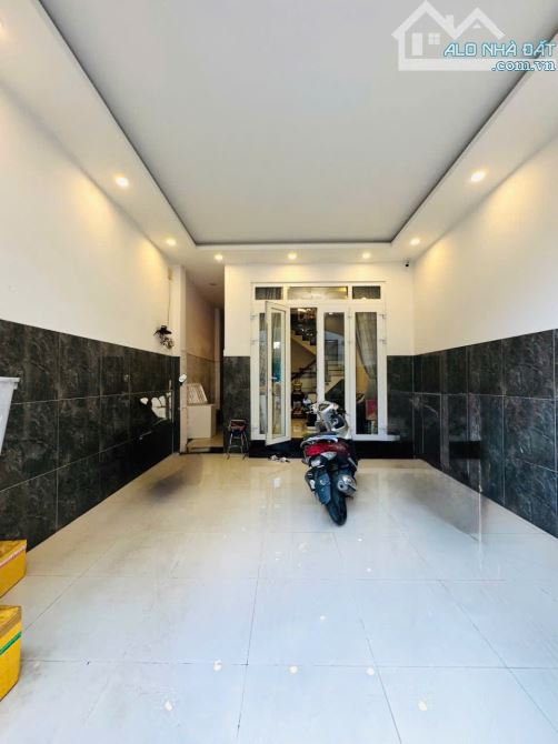 Bán gấp! Giảm còn 13,5 tỷ TL - Sát mặt tiền - Phạm Văn Đồng Bình Thạnh - DT 4,5x19m 4Tầng - 1