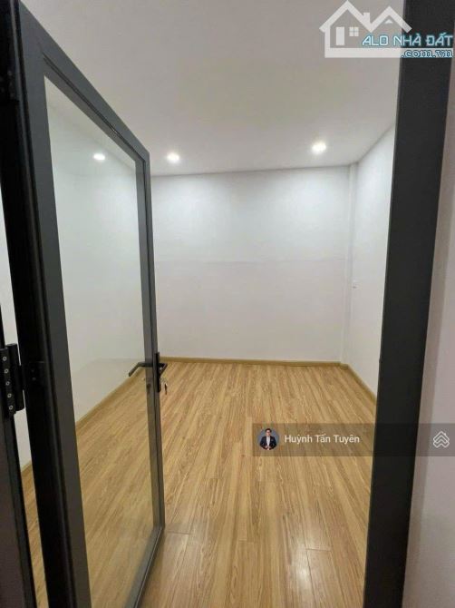 Bán nhà ngay đường lớn 3 tháng 2 , 2 tầng chỉ 6,75 tỷ, 28m2, HĐT 12 triệu/th, VIP nhất q10 - 1