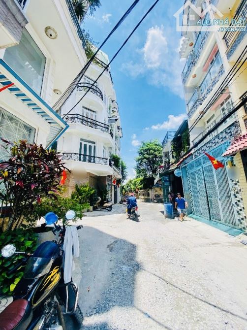 NGAY CHỢ TÂN TRỤ - CĂN GÓC 2 MẶT - 4 TẦNG KIÊN CỐ - DT 4M x 20M - HẺM XE TẢI THÔNG - 1