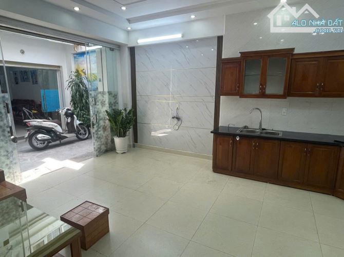 Bán nhà ngay phố Chợ Lũng Hoa Đằng Hải . Dt 40m2 xây 3,5 tầng. ( ngang 5,2m ) Ô tô vào cửa - 1