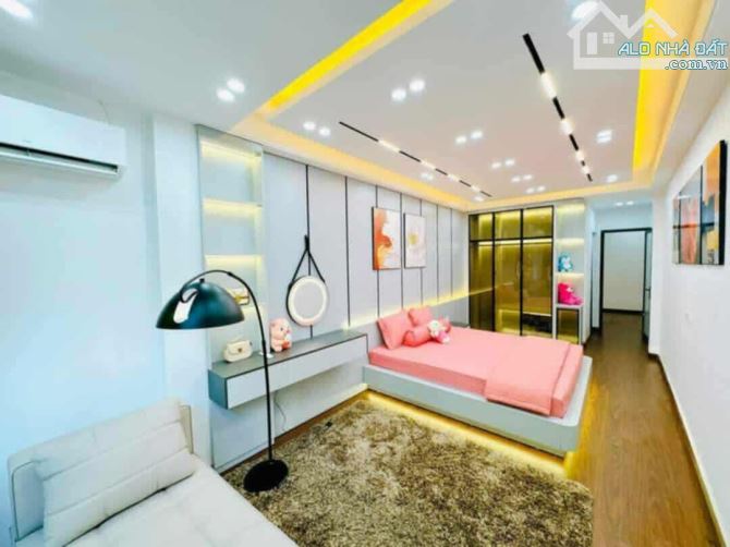 Bán nhà Cổ Nhuế, DT 39m, MT 4m, tặng nội thất, lô góc, ô tô đỗ cổng, 1 nhà ra phố. - 1