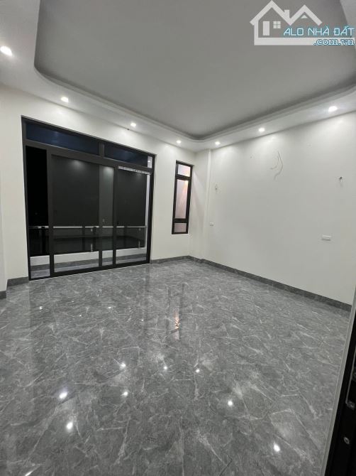 Bán nhà mặt đường Nguyễn Huy Tưởng khu Trầm Cá - 1