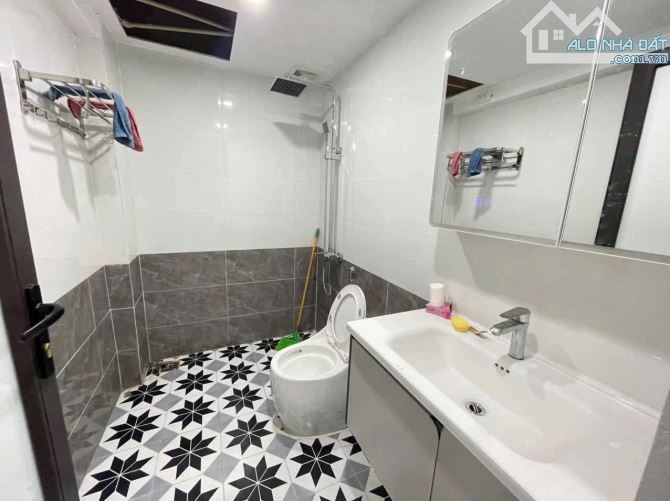 Bán căn tập thể Trần Quốc Hoàn, HN 41/90m2, nội thất VIP, 4,2 tỉ - 1