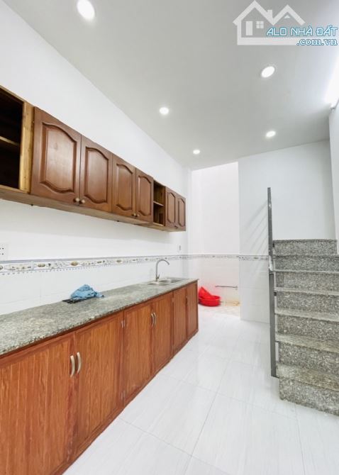 Nhà Trường Chinh ,Hẻm  xe tải ,Giáp Tân Bình ko QH ,Khu dân cư hiện hữu, TT - Q1 - 1