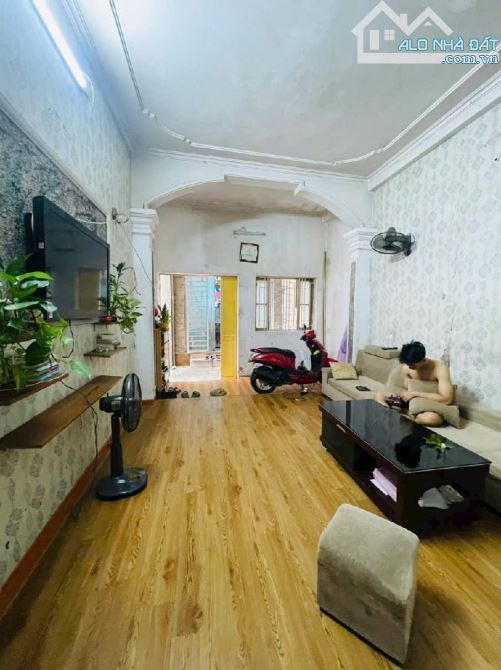 Bán nhà nam dư 3 tầng dân xây 15M ô tô tránh hoàng mai - 1