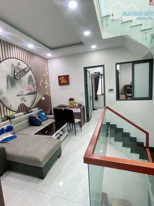 NHÀ 3 LẦU,  (5x18.5), PHÒNG NGỦ TRỆT, HOÀN CÔNG, HẺM 6M, CHỈ 3 ĐỒNG TL - 1