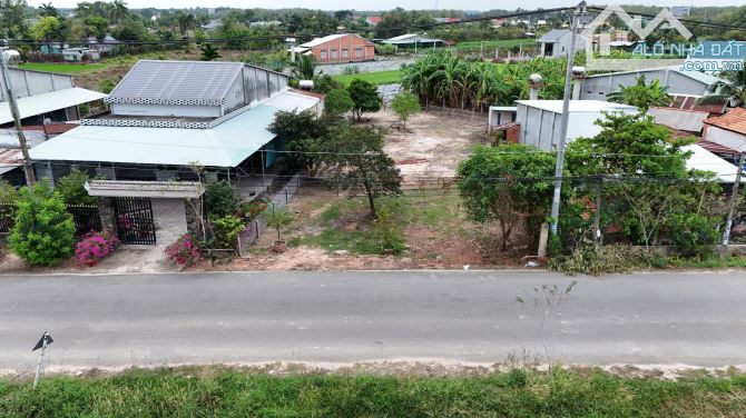 Siêu phẩm cần bán miếng đất 270m2 ở KP Lộc Vĩnh-Lộc Hưng-TRảng Bàng giá 1ty3xx triệu. - 1