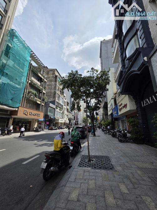 Chuyển nhượng Khách sạn 5 sao La Siesta Saigon 180-188 Lý Tự Trọng, Q1 - 1