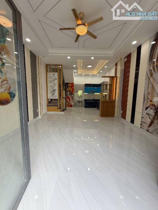CÁCH AEON 1 KM , NHÀ MỚI 3 TẦNG HẺM ÔTÔ , 6.1 TỶ - 1