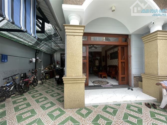 Bán biệt thự ngay Thống Nhất, phường 11, Gò Vấp, 170m2, ngang 7m, 3 tầng, giá 21 tỷ - 1