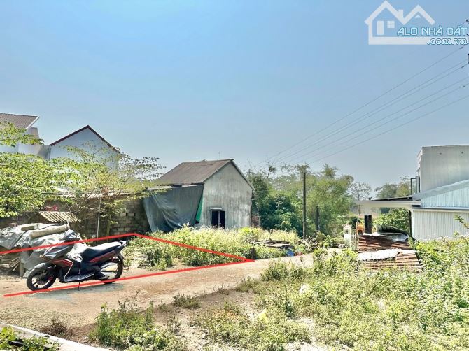 -- Diện tích 94,5m2, Ngang 7m đườn Vị trí ngay ngã 4 Dạ Lê - Trưng Nữ Vương, 1.35 tỉ - 1