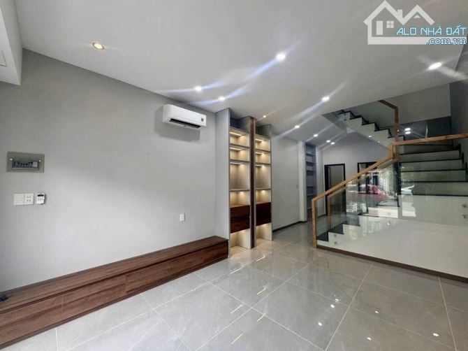 Bán nhà 1TL Mặt Tiền KD Nguyễn Thành Đồng gần D2D chỉ 5,6 tỷ - 1