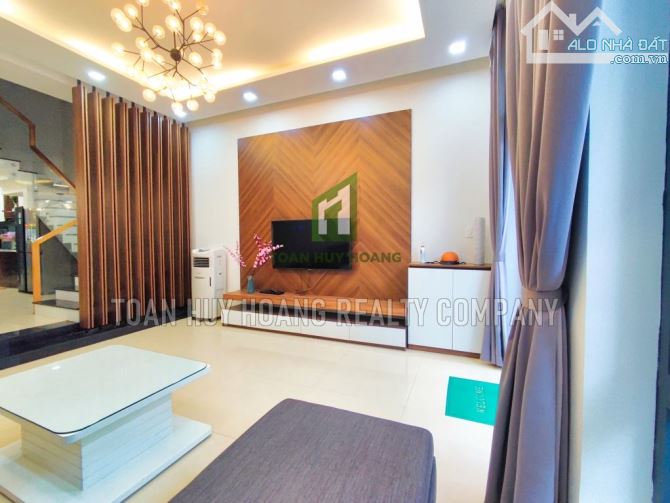 Nhà 4 tầng, 5 phòng ngủ, khu Nam Việt Á - B467 - 1