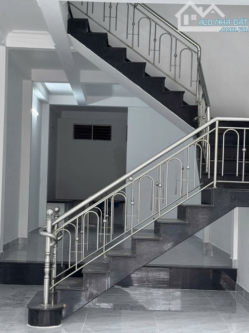 Bán nhà mặt tiền 3 tầng Nguyễn Trãi ,Tây Lộc,Thành Phố Huế - 1