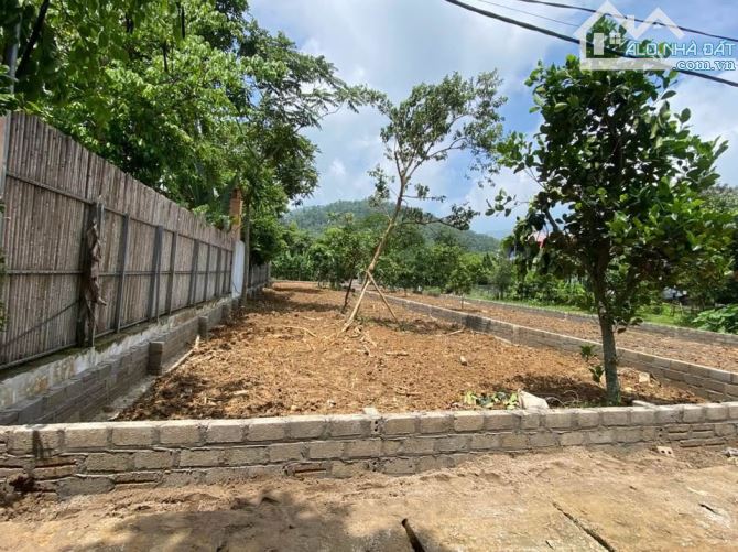 Hơn 3 tỷ sở hữu ngay lô đất dt 365m2 gần nhiều khu nghỉ dưỡng tại Yên Bài Ba Vì, view đẹp - 1