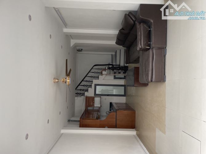 Nhà đẹp trong đê Yên Nghĩa, giá chưa đến 5 tỉ - 1