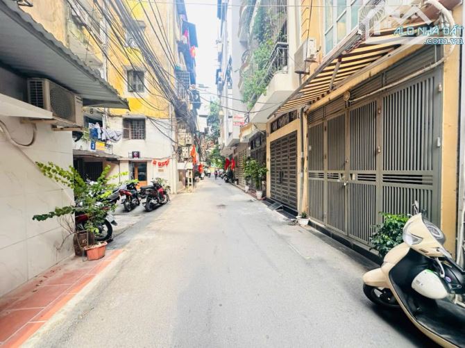 PHÂN LÔ ĐỐNG ĐA – NHÀ LÔ GÓC NGUYỄN CHÍ THANH – 48M² – 4 TẦNG – Ô TÔ TRÁNH – GIÁ 22 TỶ - 1