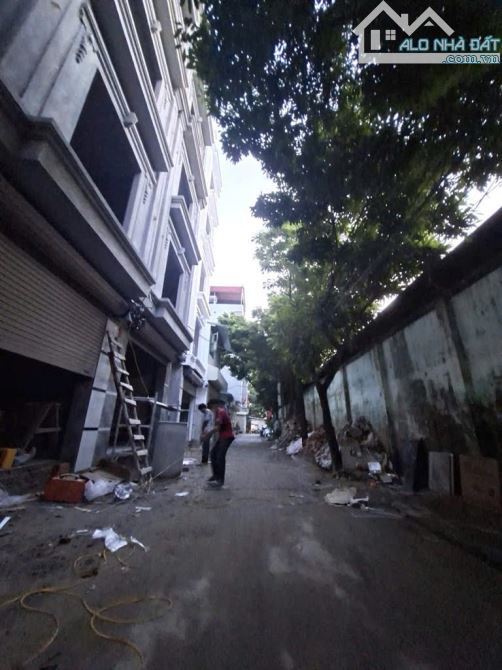 BÁN NHÀ ĐỨC GIANG-LÔ GÓC-GARA Ô TÔ-THANG MÁY-32m-NHỈNH 8 TỶ-TRƯỚC NHÀ Ô TÔ TRÁNH - 1