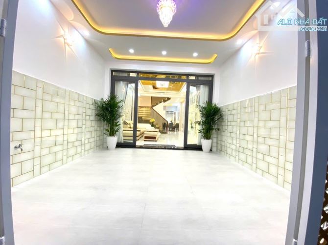 Bán nhà đẹp 3 tầng vào ở ngay.Huỳnh Tấn Phát,Quận 7.Giá 6.8 tỷ. - 1