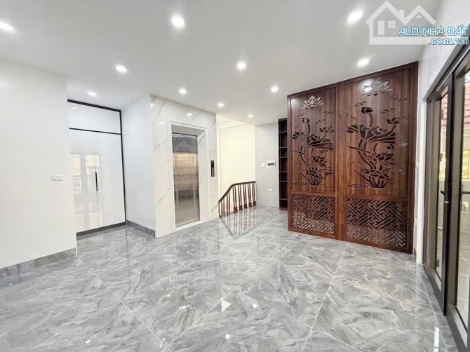Bán nhà đường Hoàng Mai ô tô tránh, Dt 60m2,6t, mt 6.7m, kinh doanh đỉnh. - 1