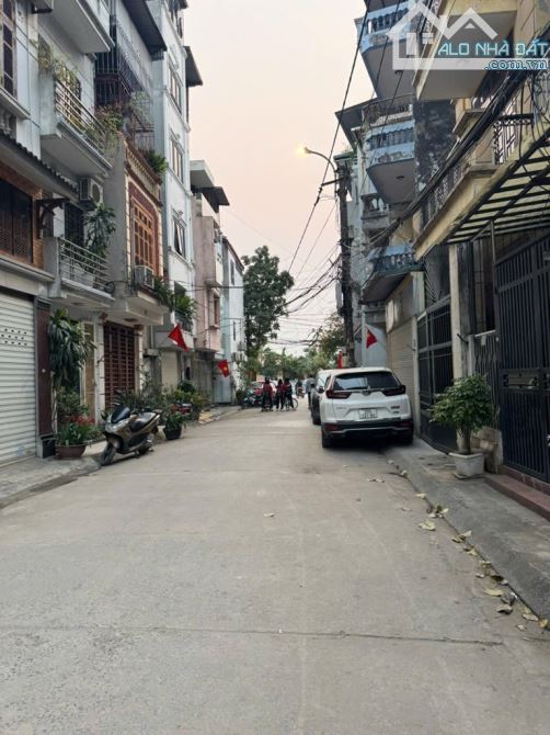 Bán nhà Gia Quất, ngay Ngọc Lâm 51m x 4T, oto tránh thông, kinh doanh chỉ 11 tỷ 4 còn tl. - 1