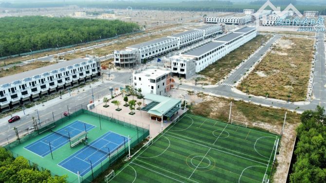 BÁN GẤP CĂN SHOPHOUSE NGAY TRUNG TÂM HÀNH CHÍNH GIÁ CHỈ 2TY250 - 1