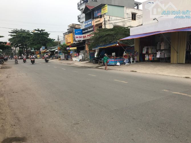Bán mặt tiền kinh doanh ngang 10m đường Lã Xuân Oai, Long Trường, TP Thủ Đức - 121m2 full - 1