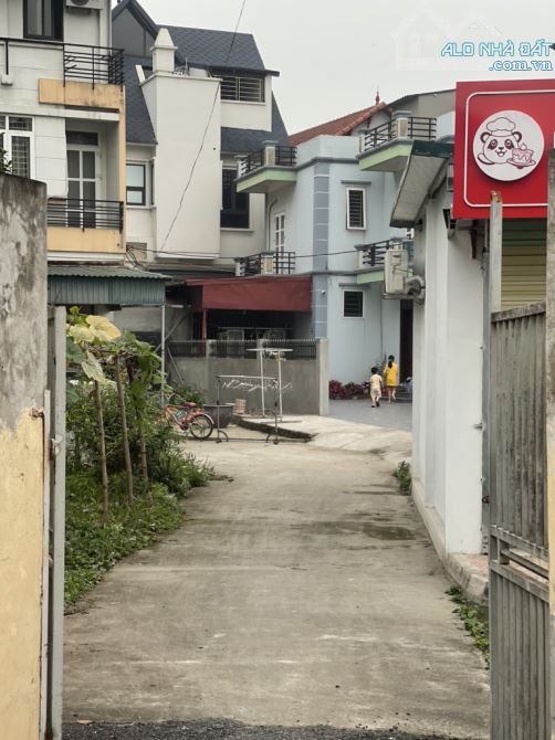 GIÁP HẢI _ ĐÔNG DƯ _ Gia Lâm.- Gần  5,85 m2_ Hơn 5 ,9 tỷ   _ Ngõ Thông   - Ô tô Vào Đất - 1