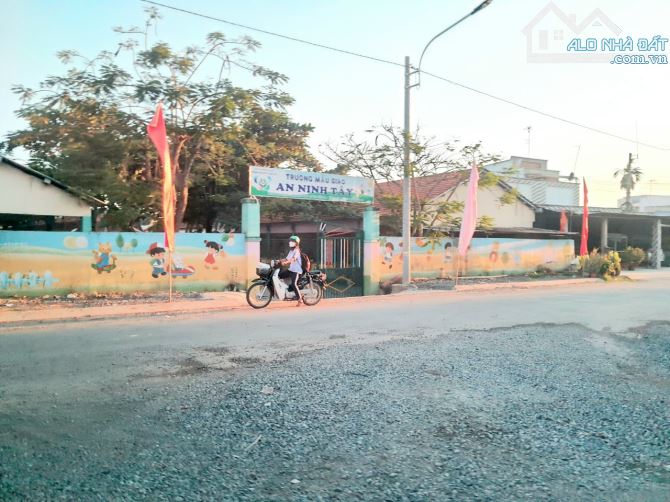 Chủ cần bán gấp lô đất tái định cư xã An Ninh Tây, Đức Hòa 5mx20m, thổ cư 100%, đường nhựa - 1